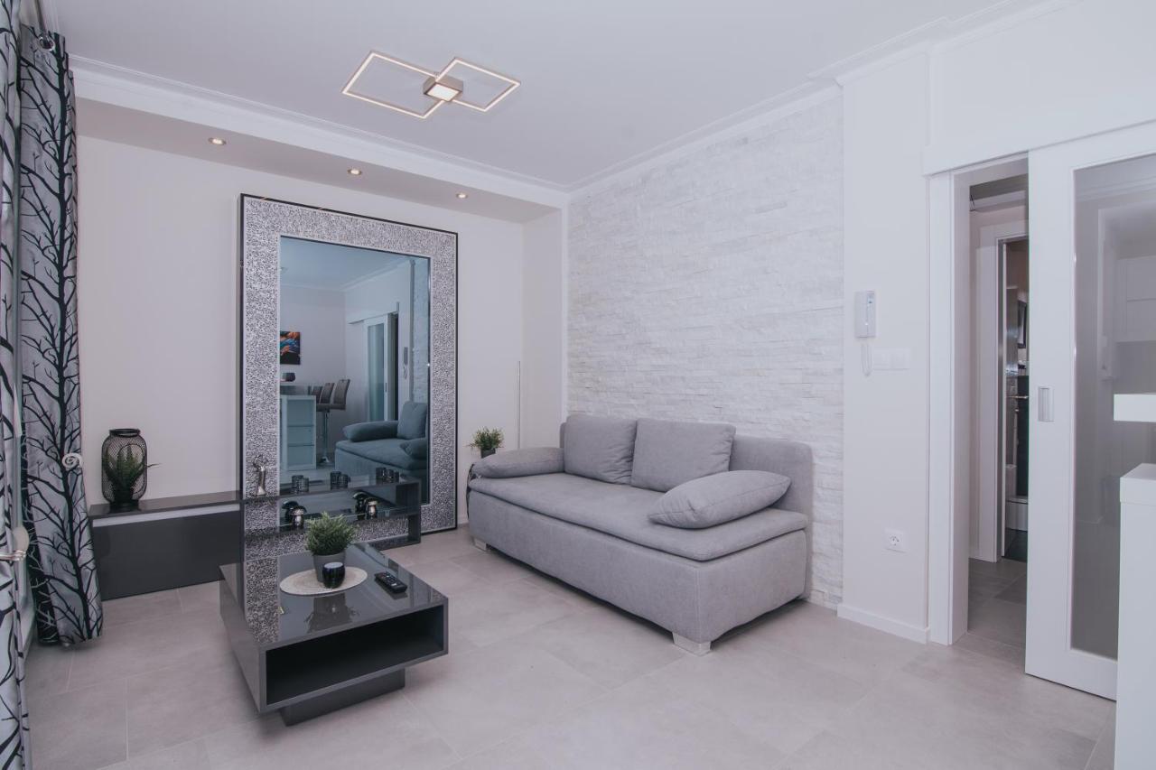 Relax Apartments Novalja Exterior photo